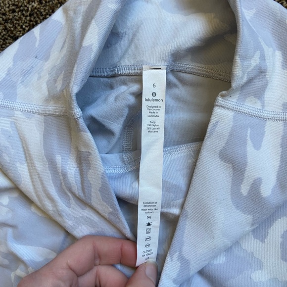 Lululemon White Camo Size 6 - Picture 4 of 7